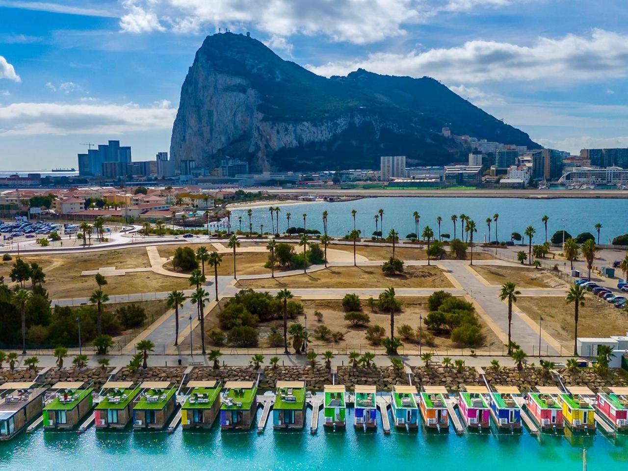 Boat Haus - Casas Flotantes Frente A Gibraltar Hotel La Linea de la Concepcion Exterior photo